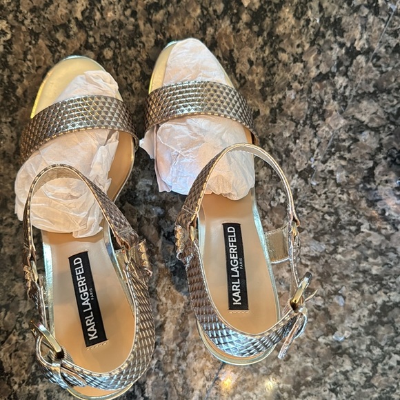 Karl Lagerfeld Women's Gold Heeled Sandals NIB 9.5 - Picture 10 of 13